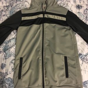 Long sleeve zip up jacket. Size L (14/16).